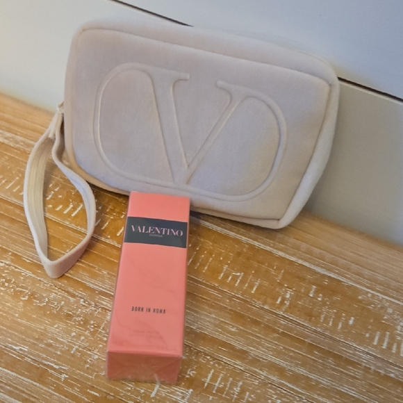 Valentino Cream Clutch Wristlet with Embossed Logo PLUS NIB Travel Born In Roma - Picture 1 of 1